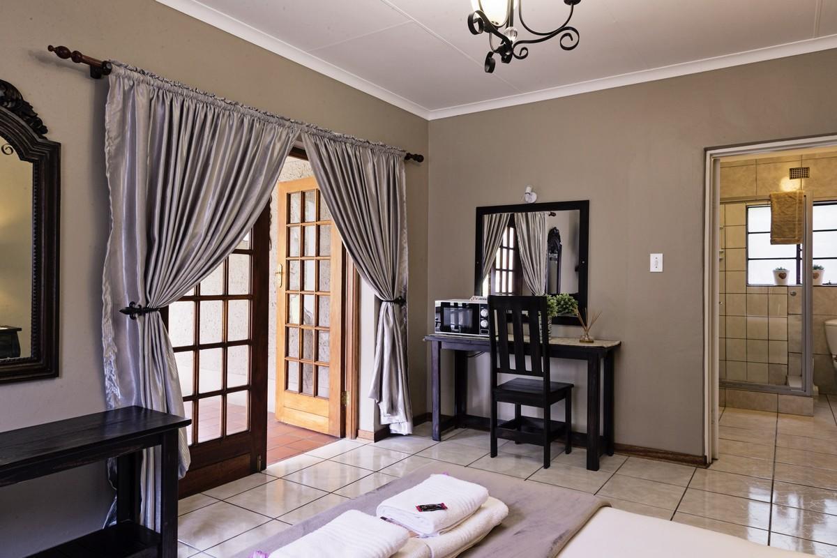Bed and Breakfast Holme Lea Manor Piet Retief Esterno foto